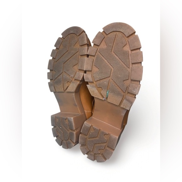 Madden Girl Womens Pheobe Leather Lug Sole Chelsea Boots - Picture 7 of 8